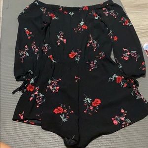 Kendall & Kylie/ Pacsun Black Floral Romper